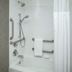 King Room Mobility accessible